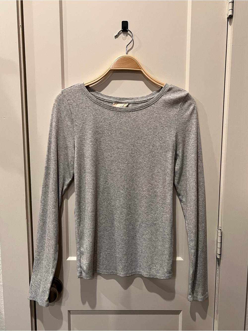 Universal Thread Women's Long-Sleeve Crew Top - Light Gray